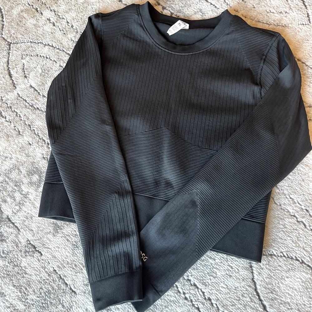 DSG brand cropped long sleeve